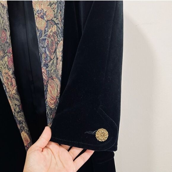 Coats By Cattiva Vintage Velvet Coat - Picture 11 of 12